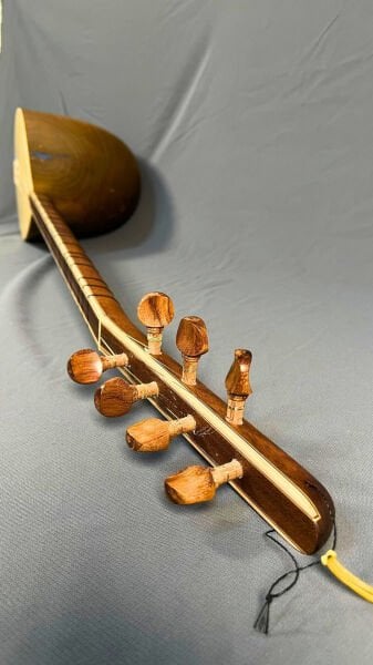 Uzun Sap Oyma Dut Profesyonel Bağlama 40 cm | Professional Long Neck Carved Mulberry Baglama | Professionelle Langhals geschnitzte Maulbeer Baglama