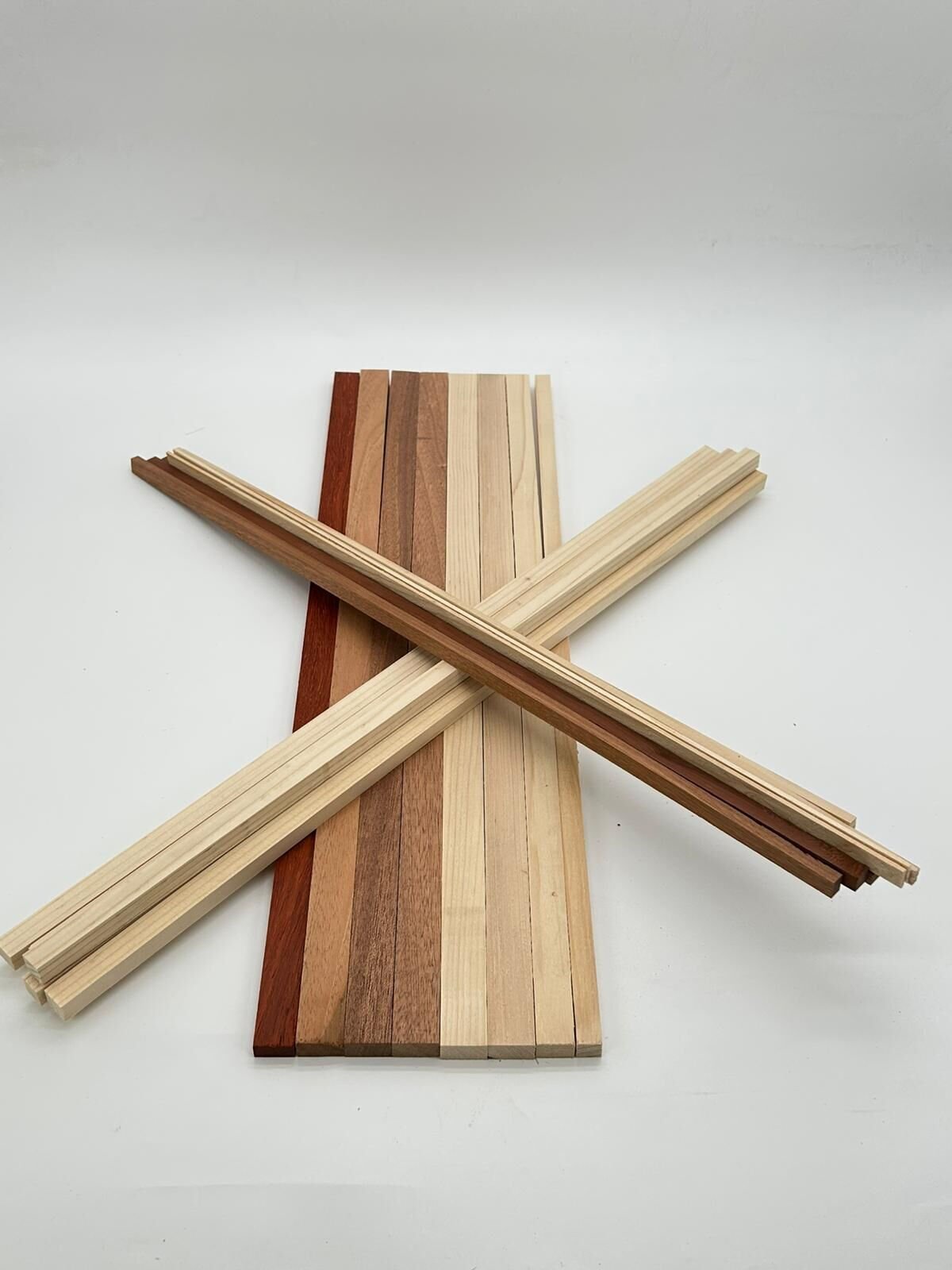 Masif Doğal Ahşap Çita Seti – Paduk, Köknar ve Maun - Solid Natural Wood Parquet Set – Padauk, Spruce, and Mahogany